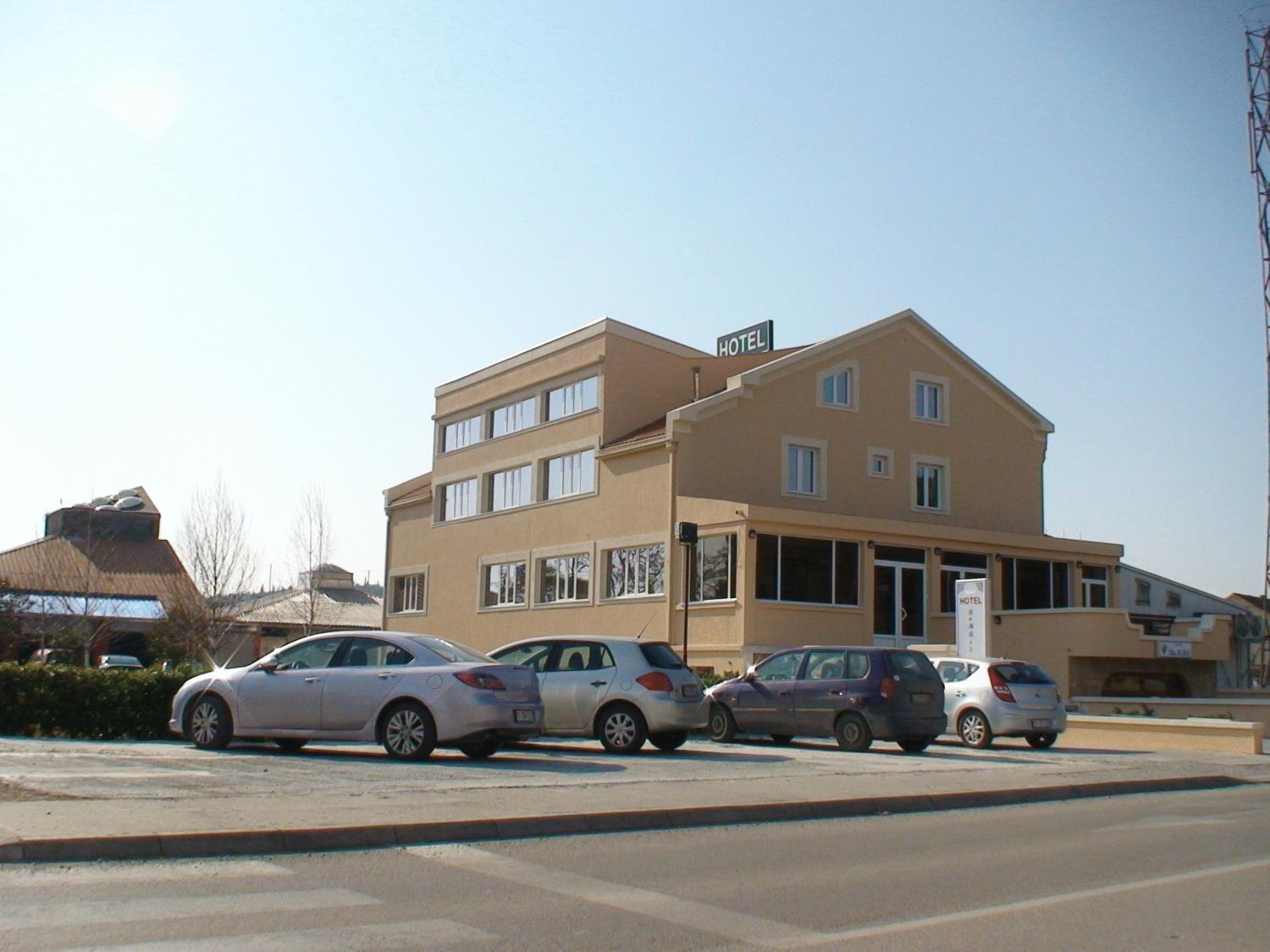 Mali Hotel Bambis Podgoriţa Exterior foto