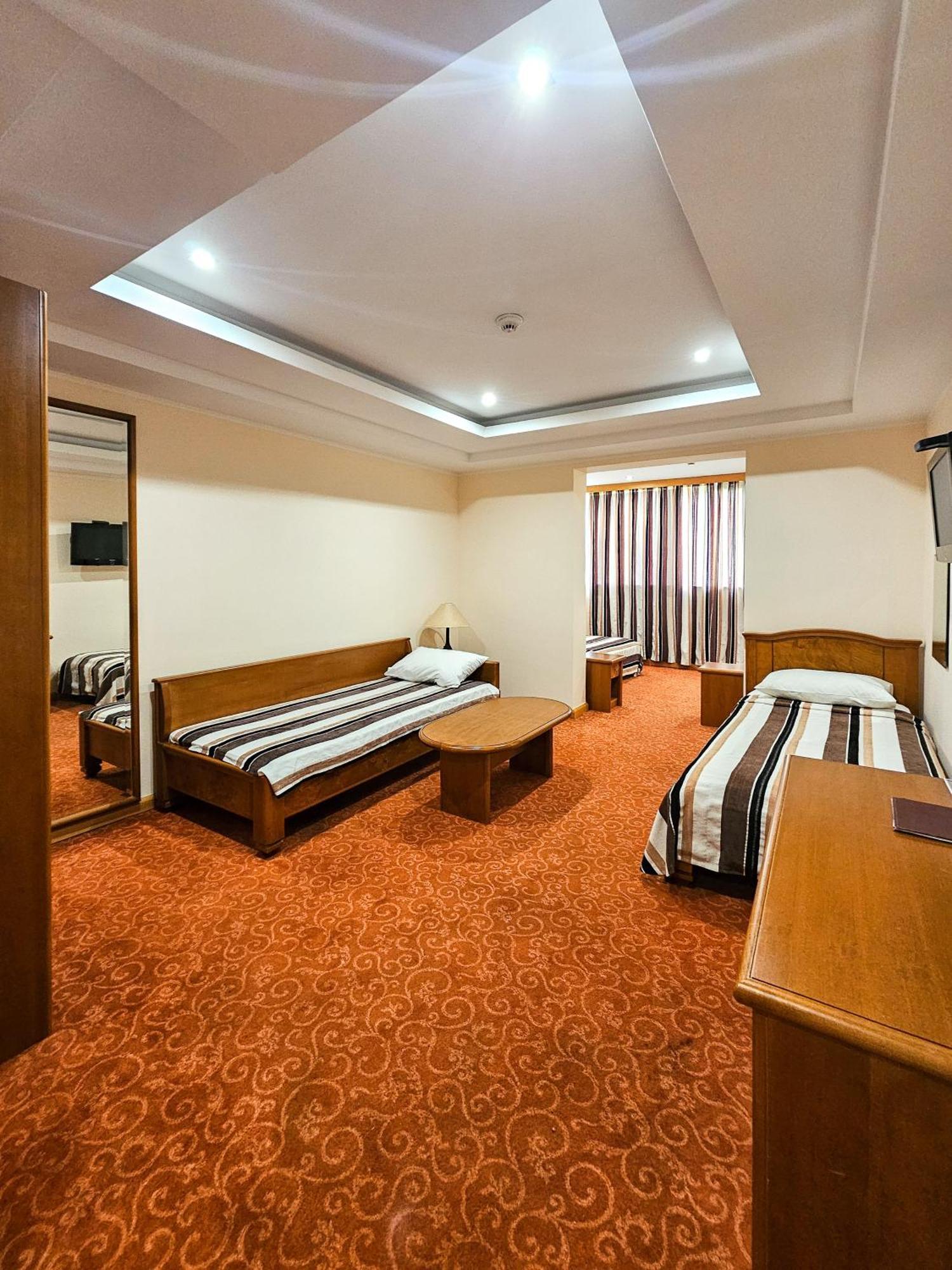 Mali Hotel Bambis Podgoriţa Exterior foto