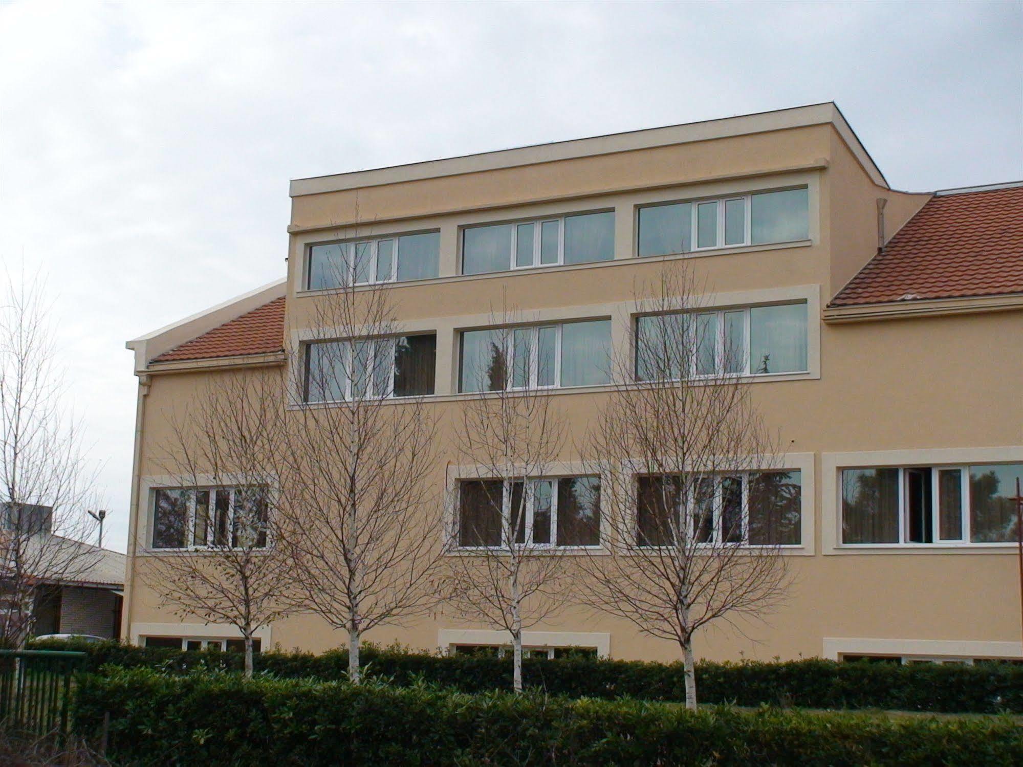 Mali Hotel Bambis Podgoriţa Exterior foto